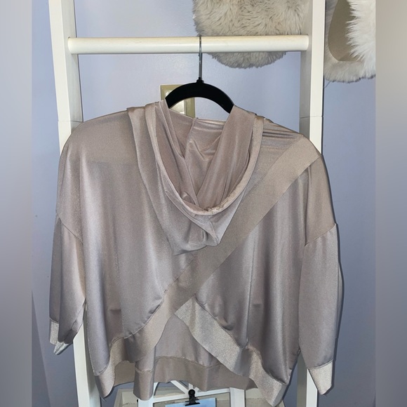 ZARA reflective cropped lilac hoodie top - Picture 3 of 4